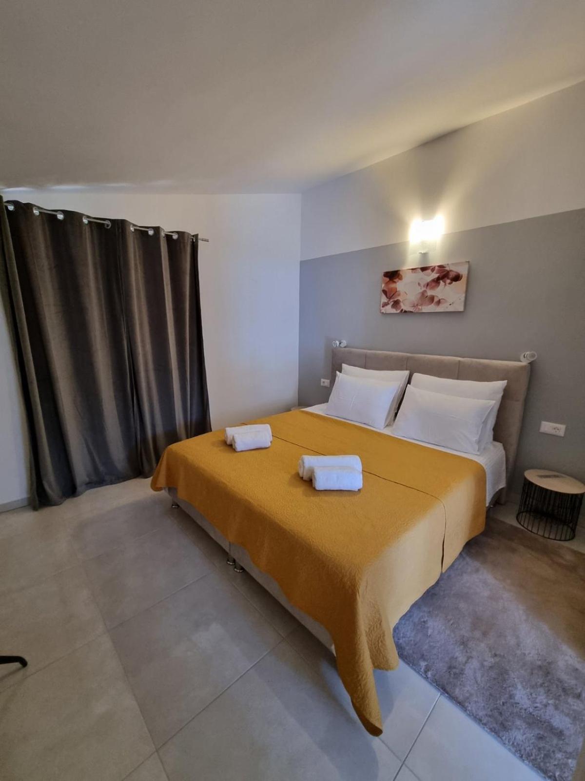 Ulrich Apartment *